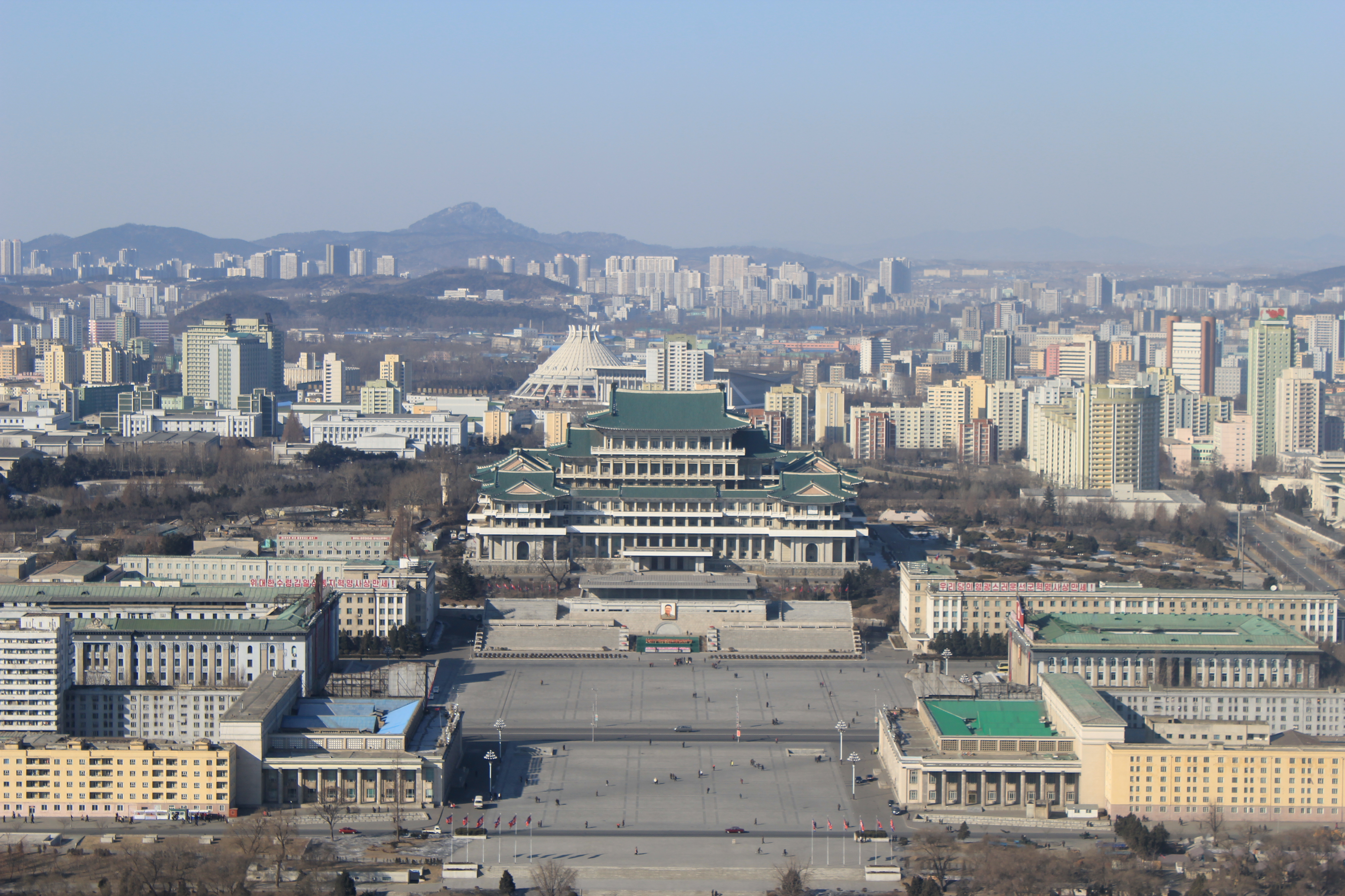 Area north. Центральная площадь Пхеньяна. Площадь Северной Кореи.